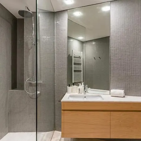 Apartment New Lux 2br Flat W/free Parking - Cedofeita Porto