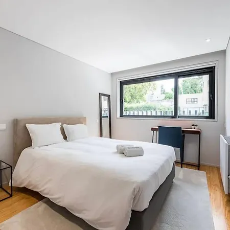 New Lux 2br Flat W/free Parking - Cedofeita Apartment